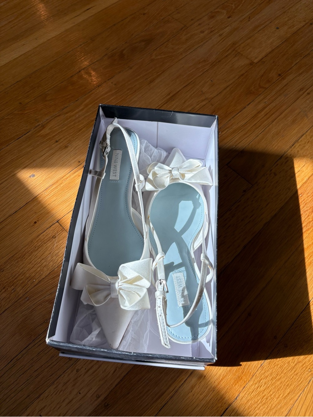 Nine West White Pointed Slingback Flats with Bows